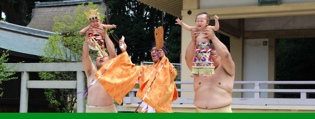 上地八幡宮の年間行事の赤ちゃん泣き相撲